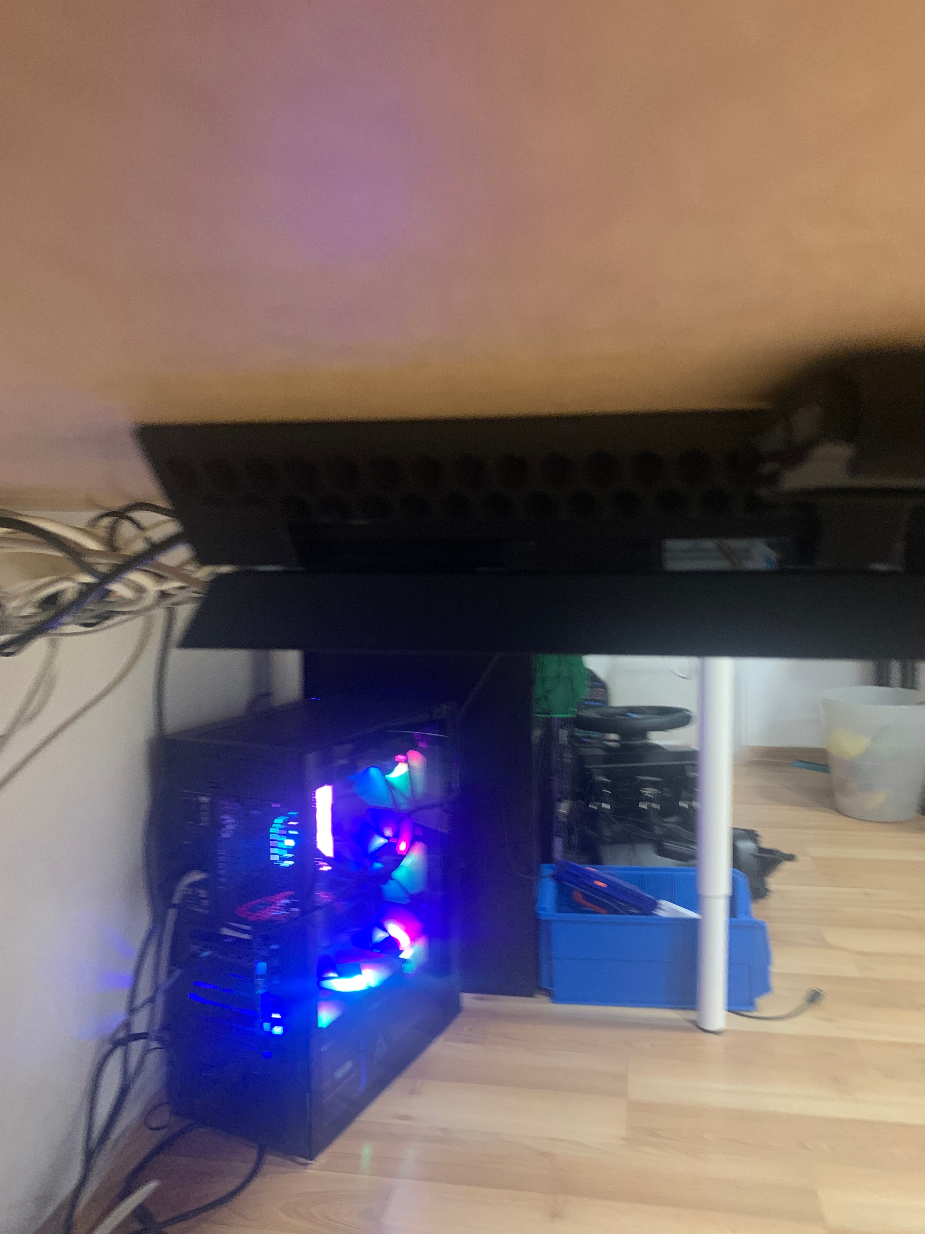 Système de montage sous bureau PS4
