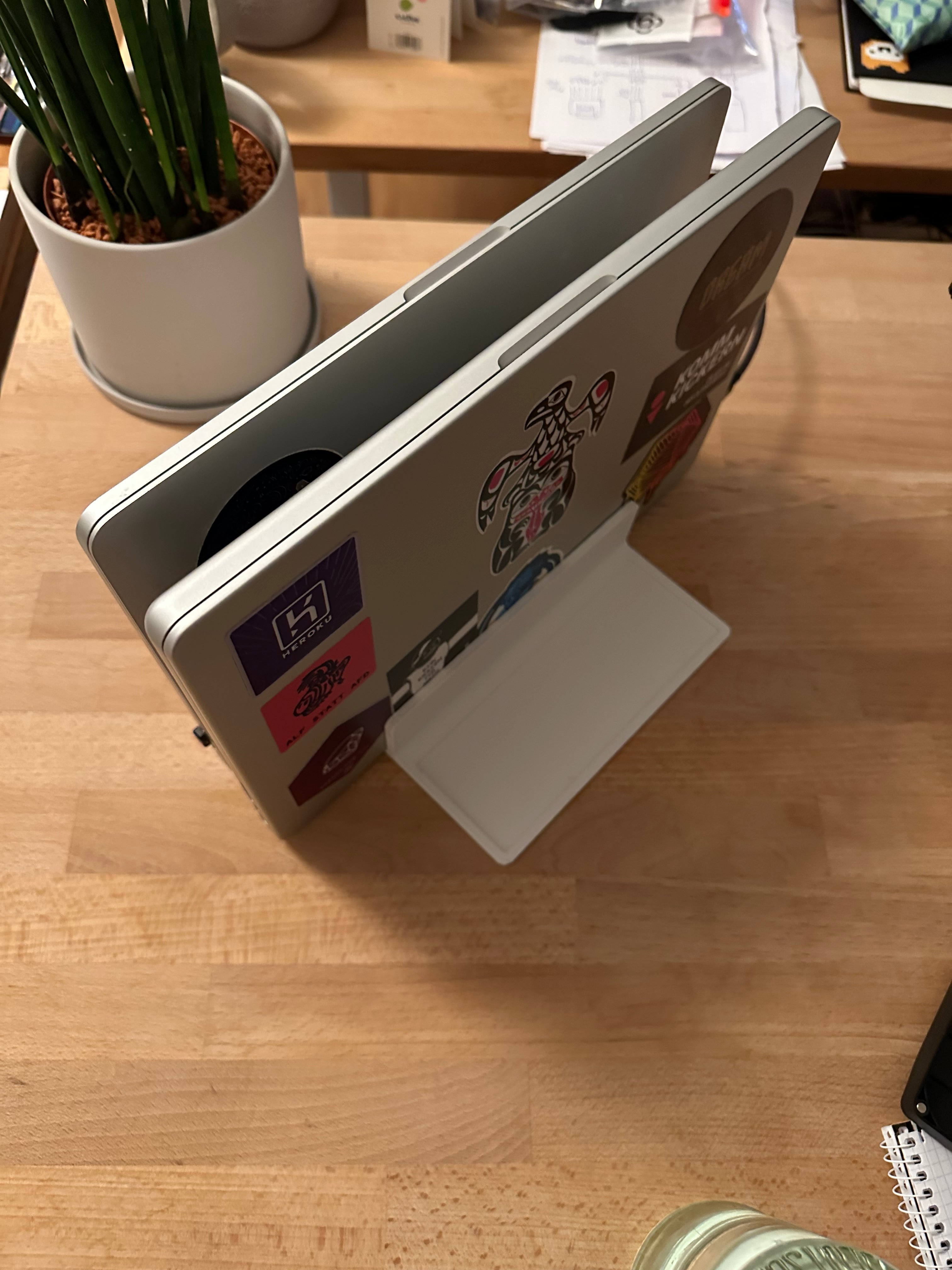 Support de bureau double pour MacBook Pro (14") avec plateau