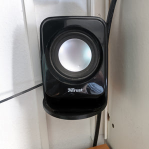 Étagère murale compacte et polyvalente pour haut-parleurs et petits objets