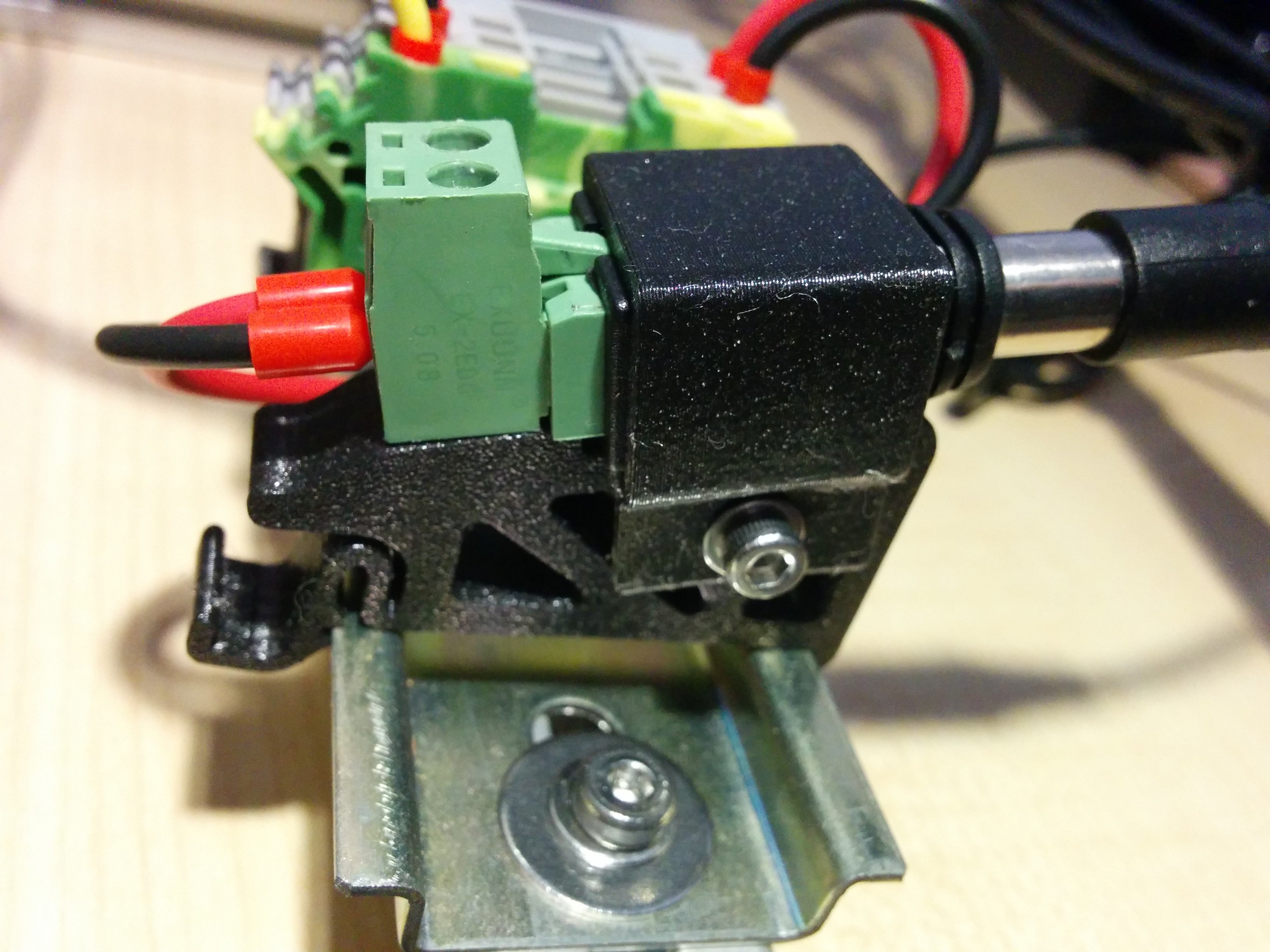 Support de rail DIN pour adaptateur Barrel Jack