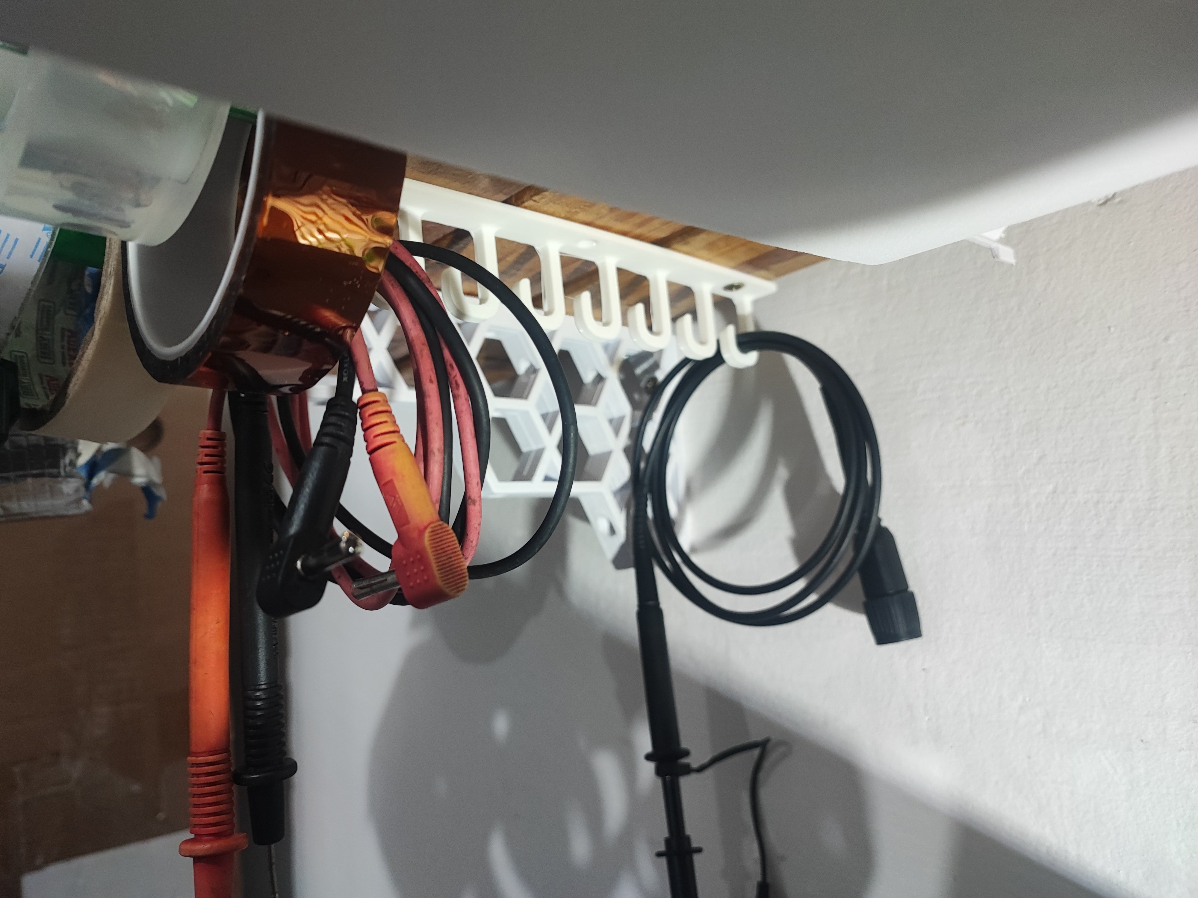Sous étagère supports de câble / crochets
