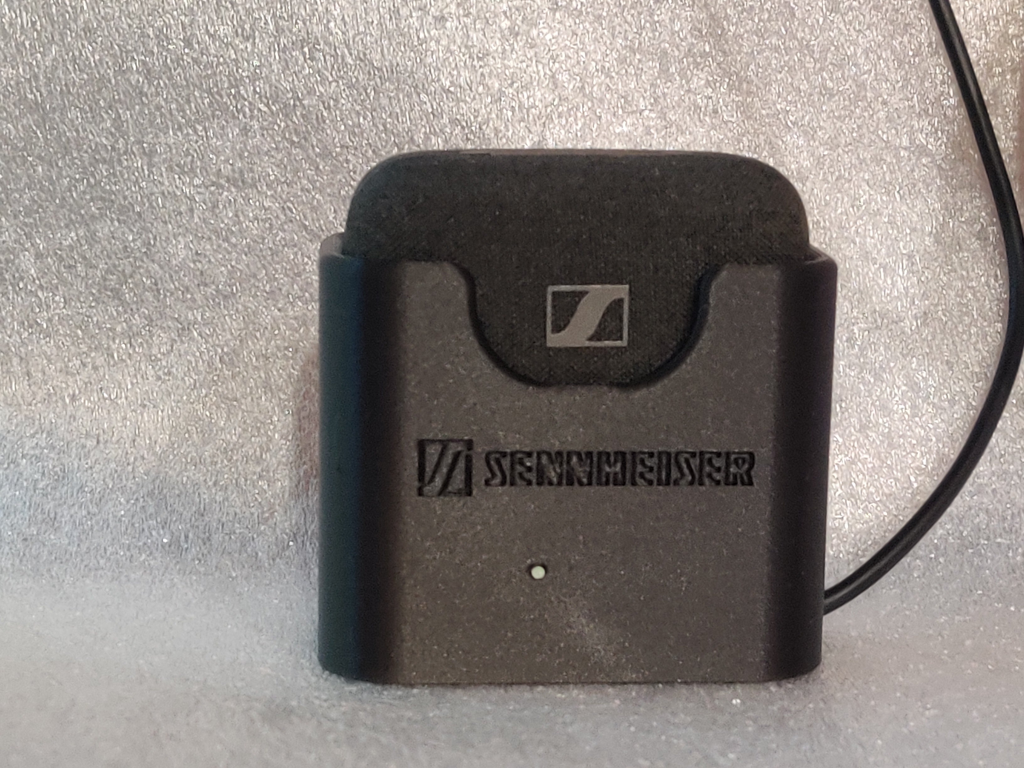 Station de charge pour écouteurs Sennheiser MOMENTUM True Wireless 4