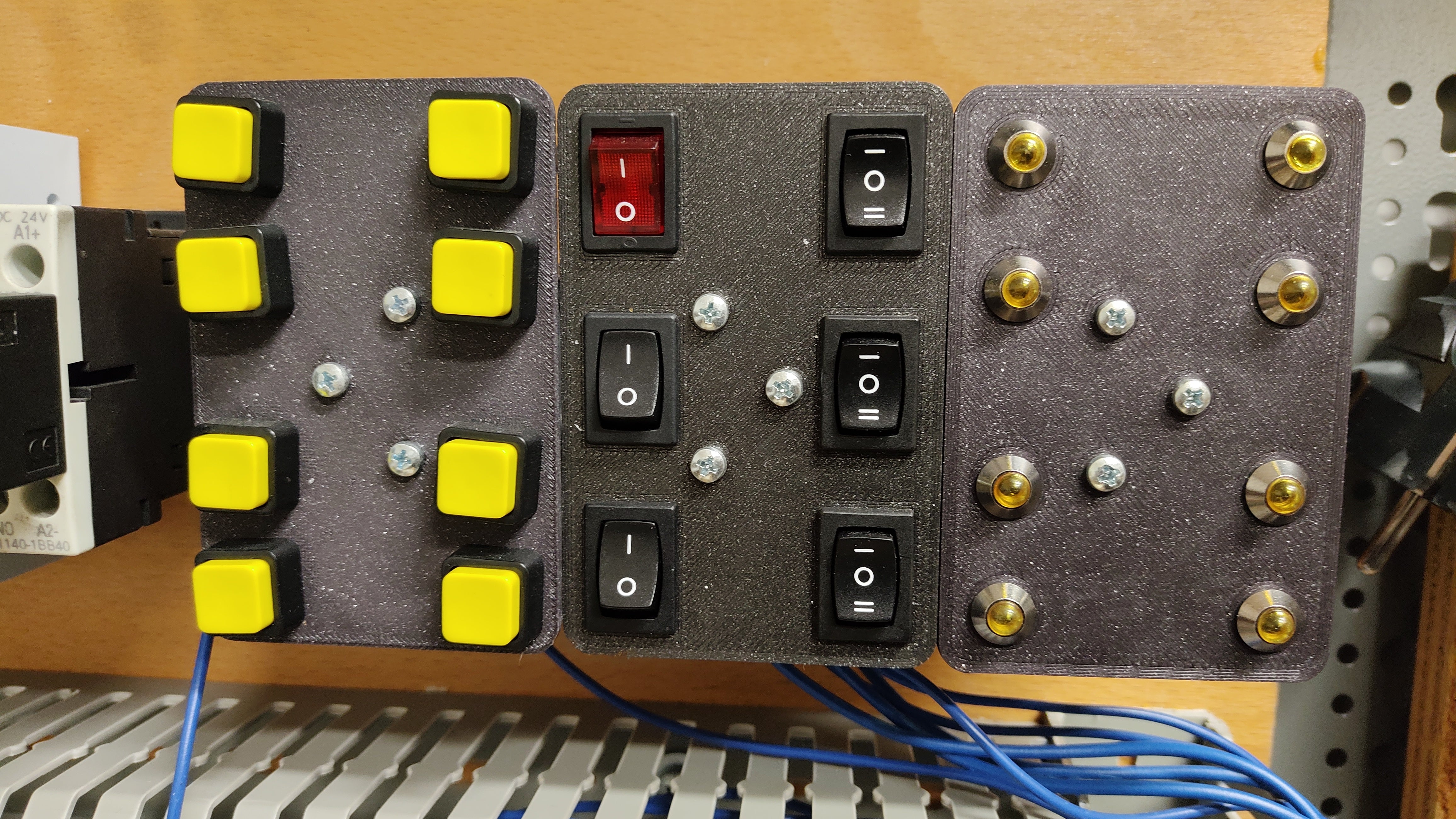 Support de rail DIN pour boutons et indicateurs LED