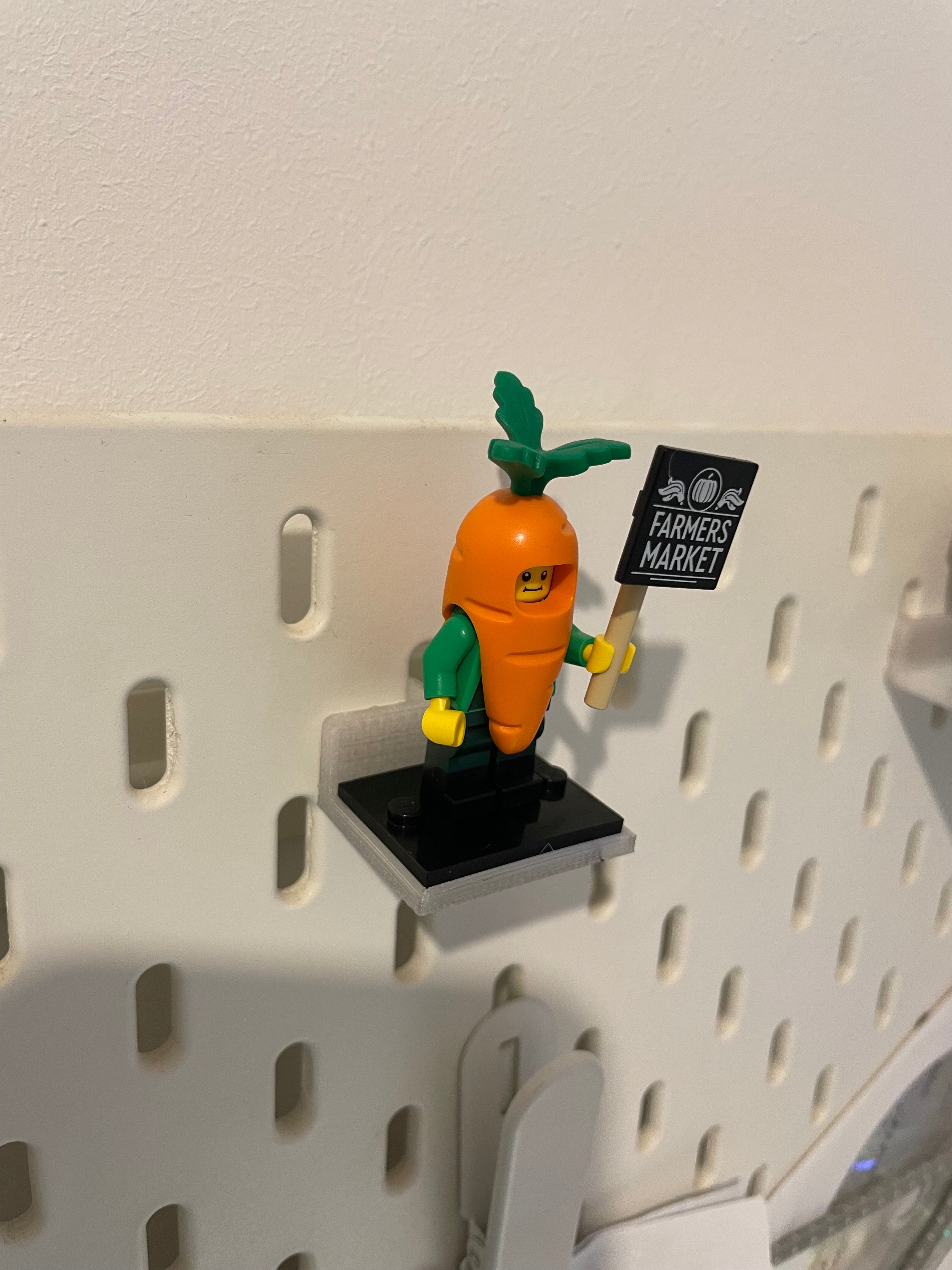 Affichage de figurines LEGO pour SKADIS IKEA