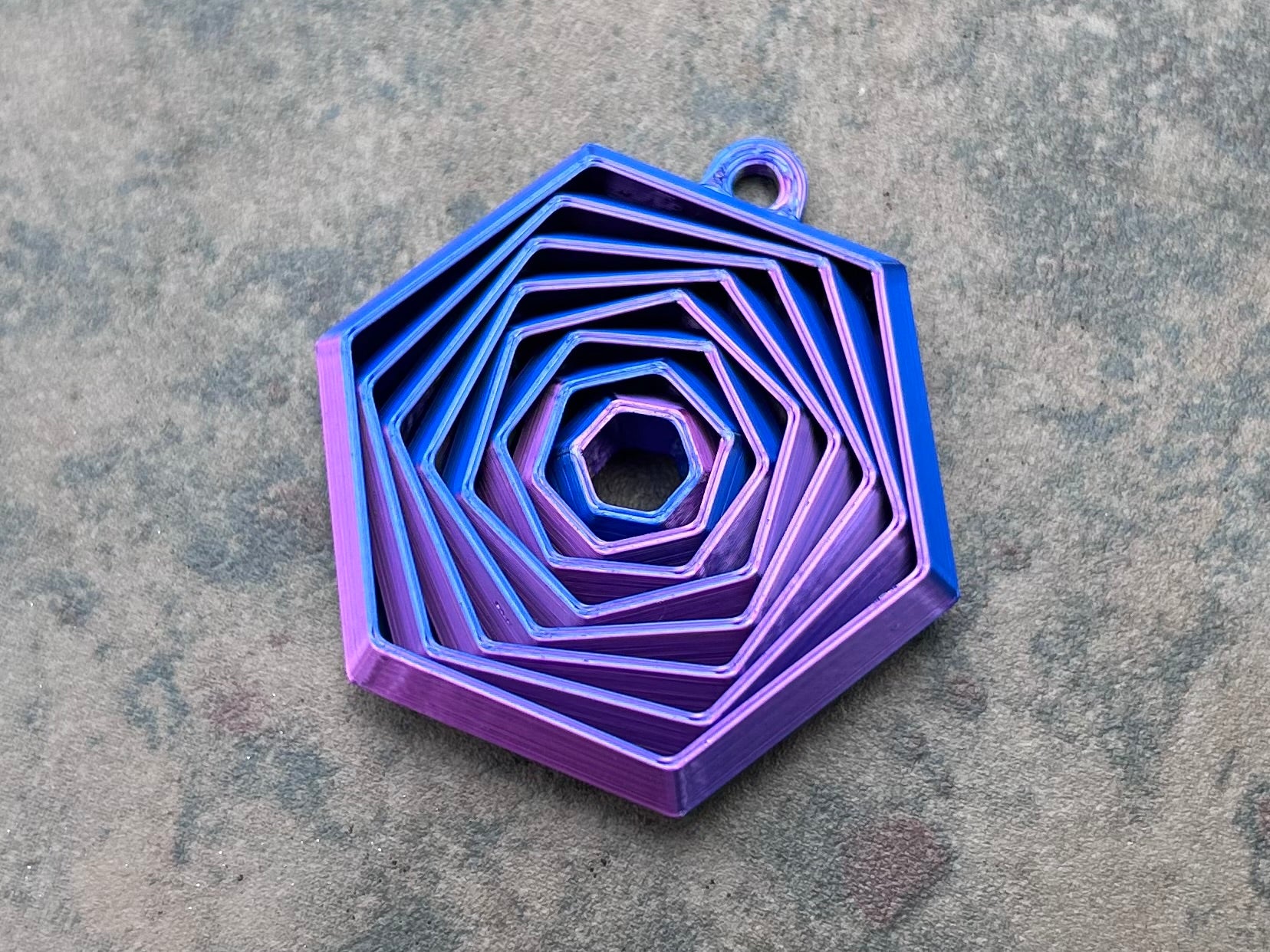 Porte-clés fidget hexagonal