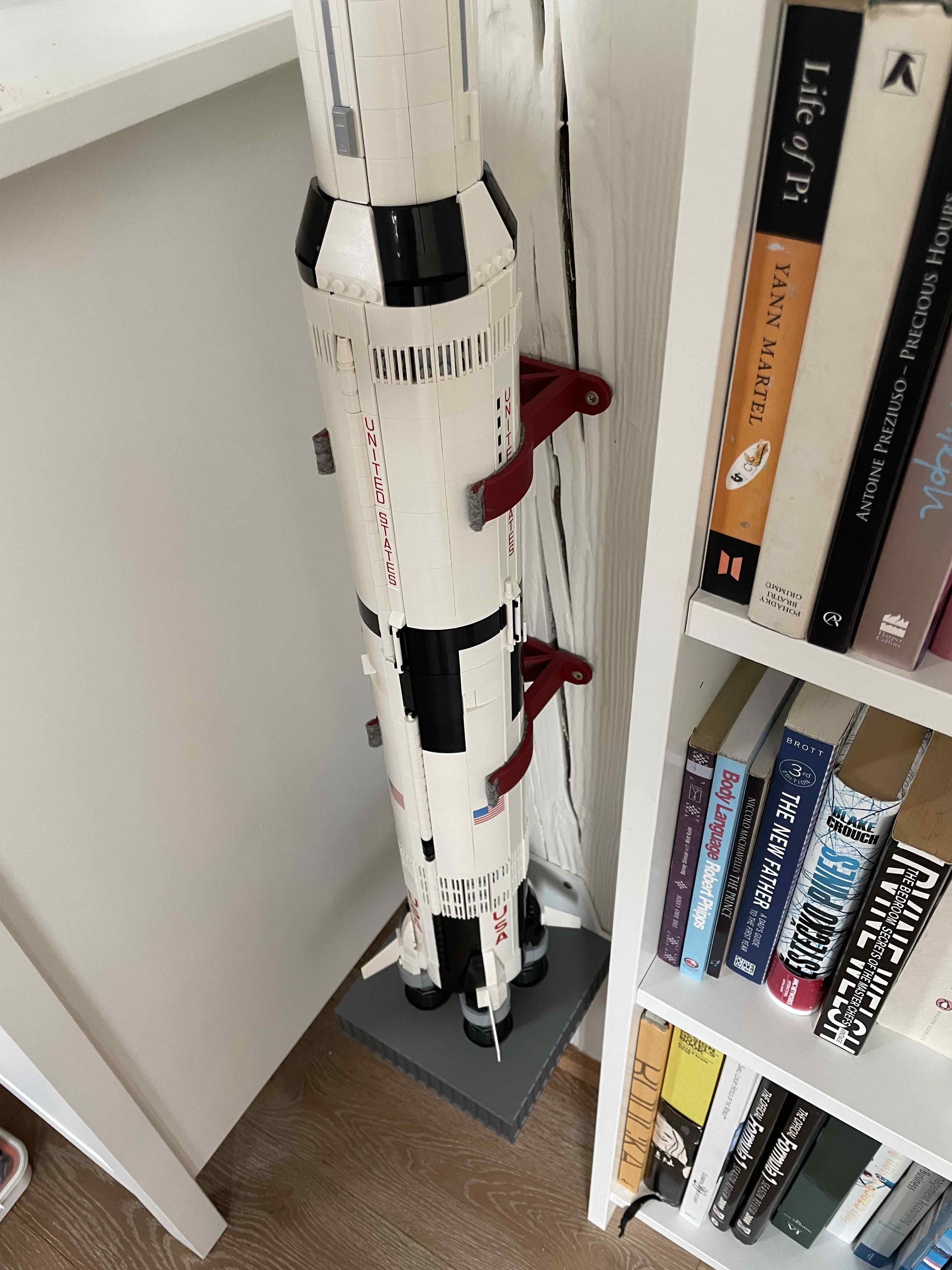 Support mural vertical pour Lego Saturn V