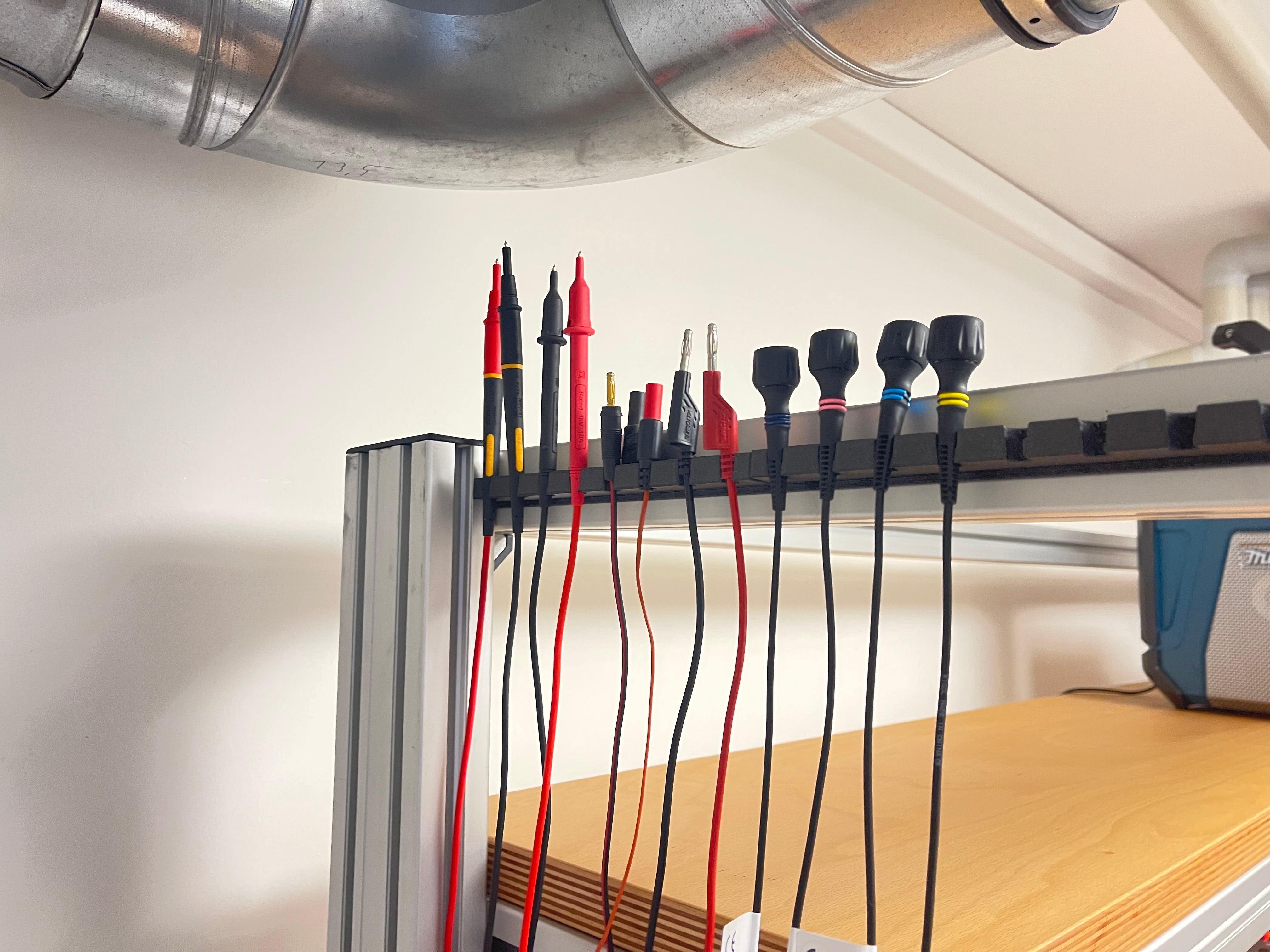Support de sonde et de câble paramétrique pour profil en aluminium