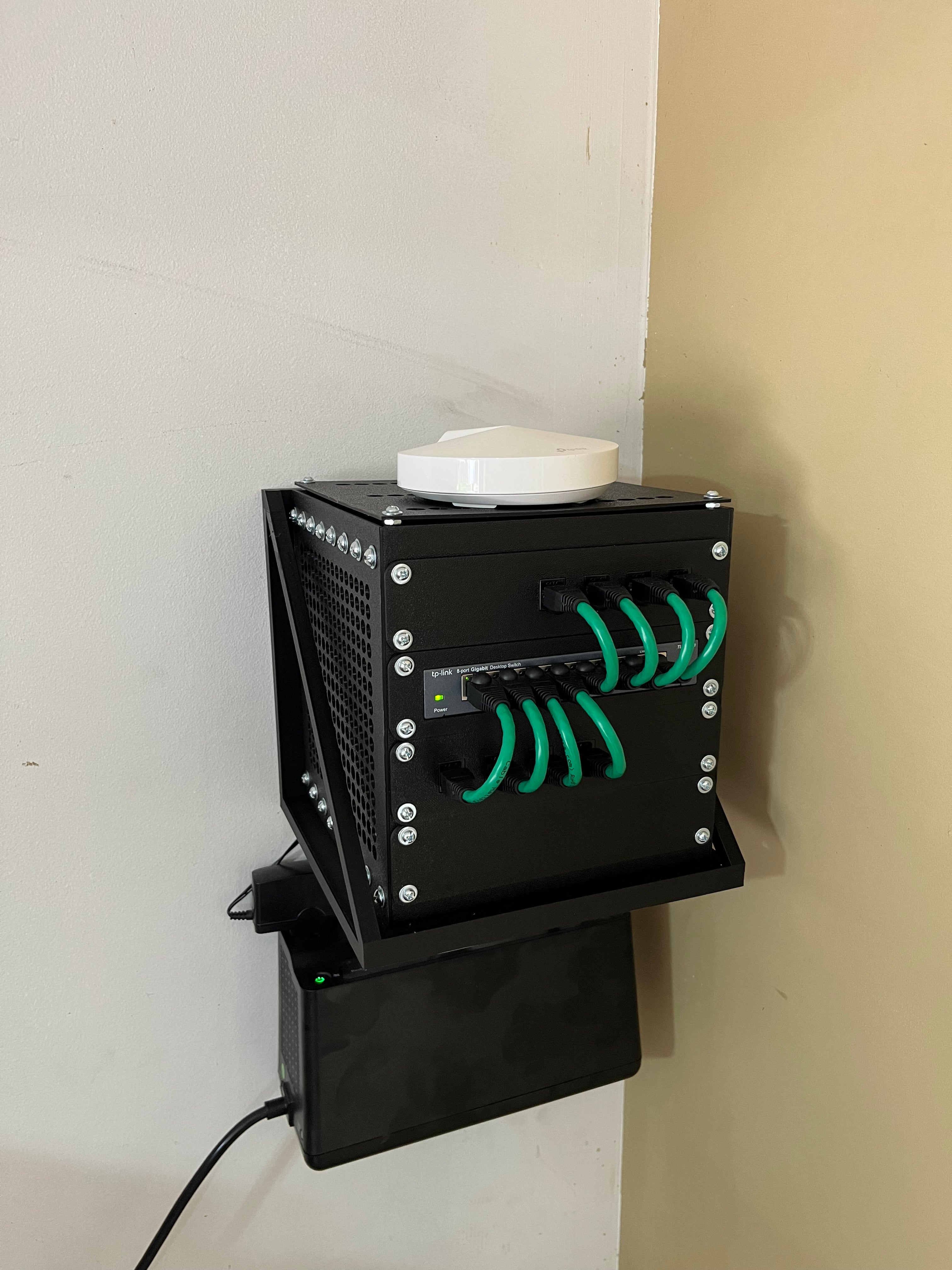 Montage murale/étagère pour mini serveur rack