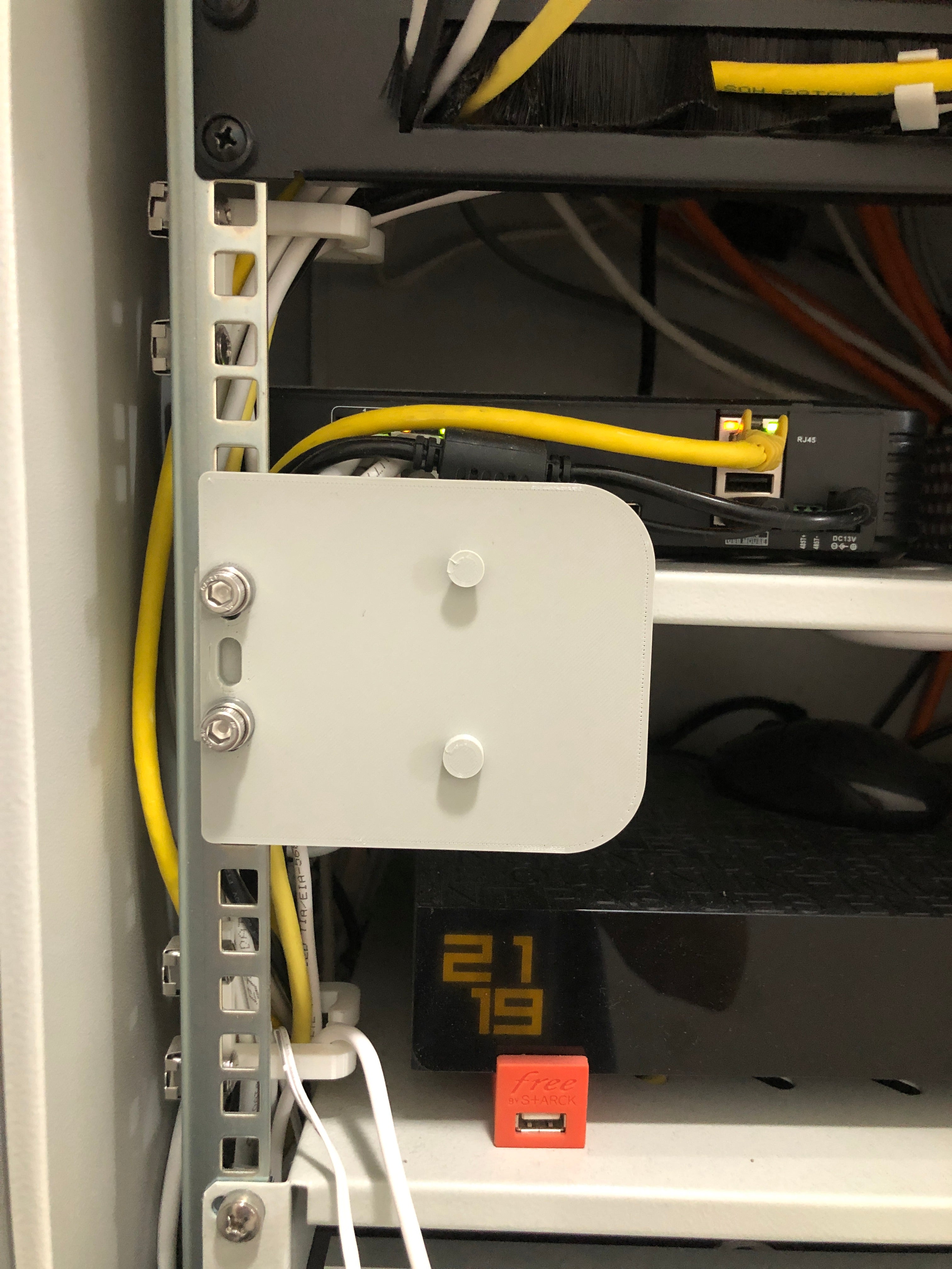 Support de montage en rack Philips Hue Bridge - Organisez votre maison intelligente