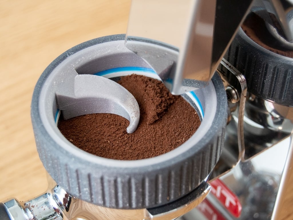 Espresso GrindDozer : distributeur de café et entonnoir doseur