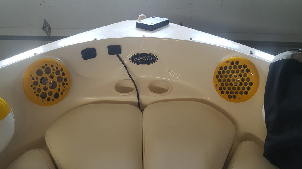 Cache haut-parleur de bateau Rinker
