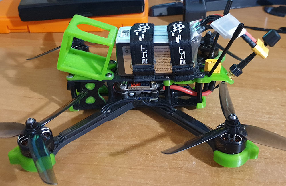 Support d'antenne IFlight XL v4 Nazgul5 RX avec autre sangle et support XT60