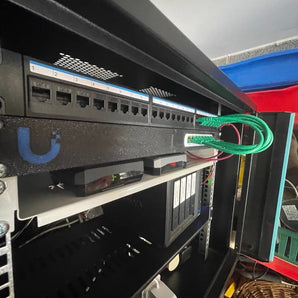 Ubiquiti Unifi Lite 8 ports POE en rack