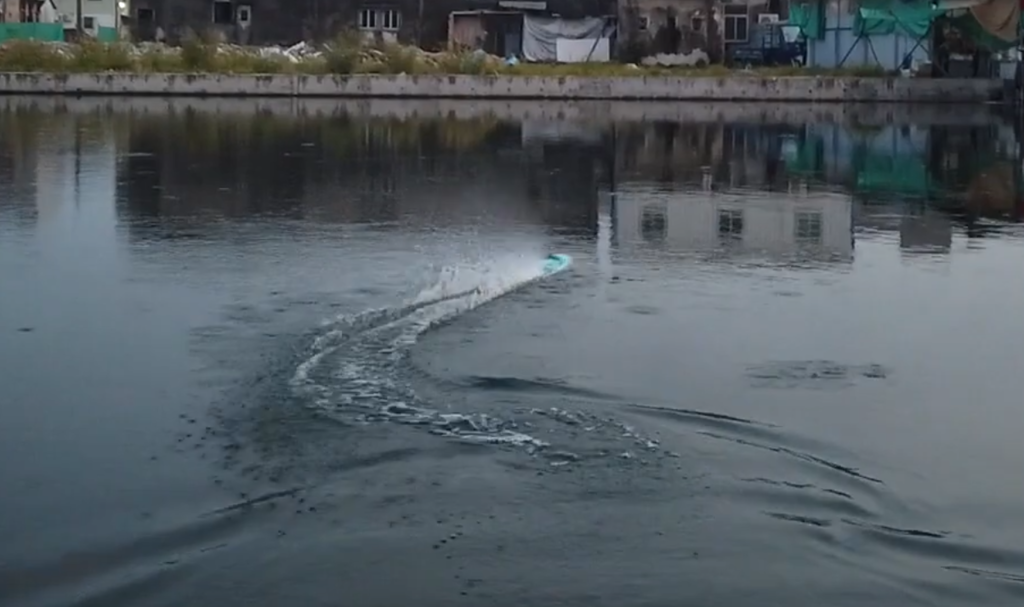 Bateau de vitesse RC sans balais imprimé en 3D