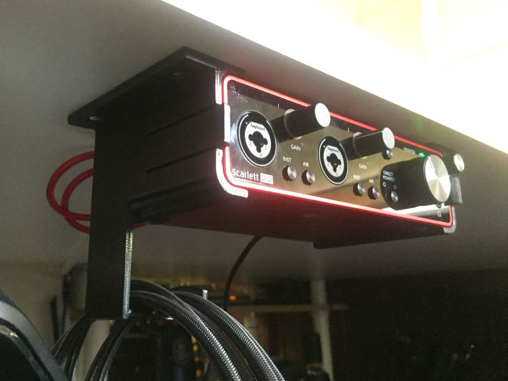 Support Focusrite Scarlett 2i2 3. Gen avec gestion des câbles