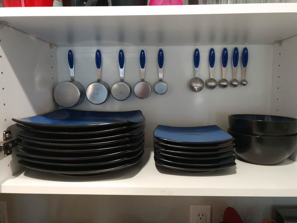 Support de tasse à mesurer et de cuillère pour étagère d'armoire