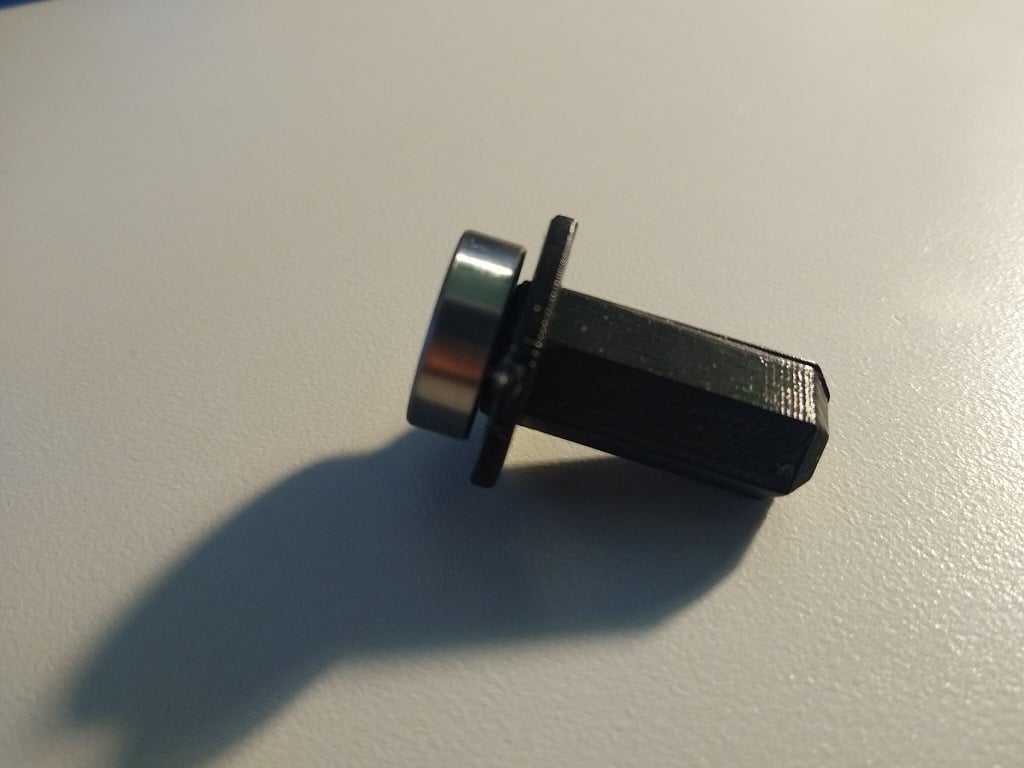 Capuchon d'extrémité amélioré pour brosse à rouleau d'aspirateur Neato