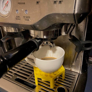Rehausseur de tasse à expresso