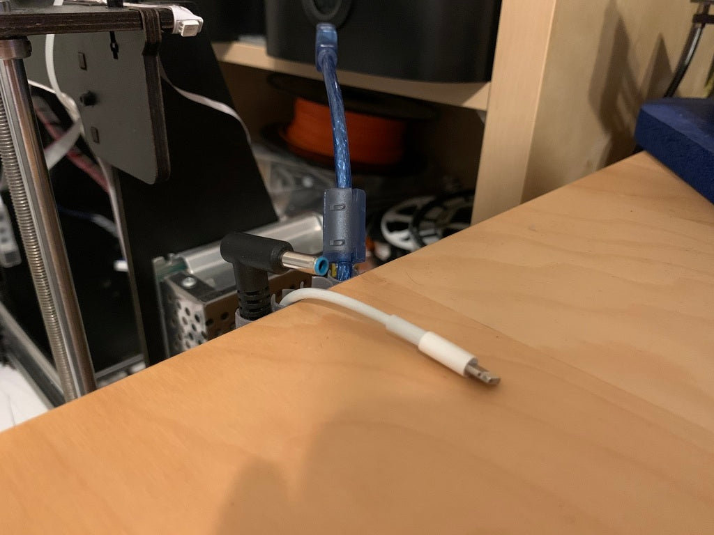 Organisateur de câbles pour bureau