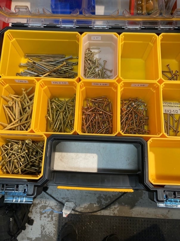 Godet de séparation Dewalt pour organiser les petites pièces