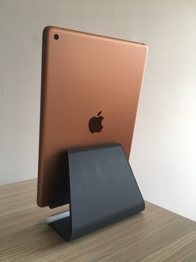 Support simple pour iPad avec espace pour Apple Pencil et câble Lightning