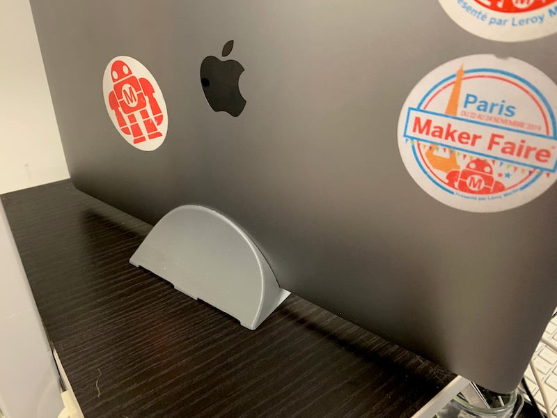 Support MacBook vertical avec refroidissement efficace