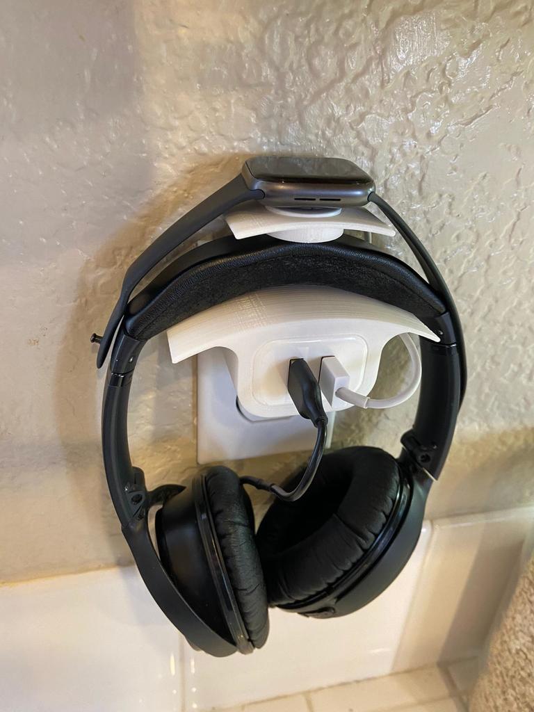Capot de prise avec support de charge intégré pour Apple Watch et écouteurs