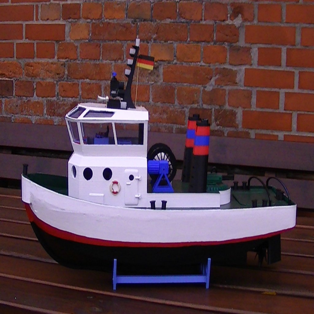 Remorqueur portuaire RC détaillé - Remorqueur télécommandé