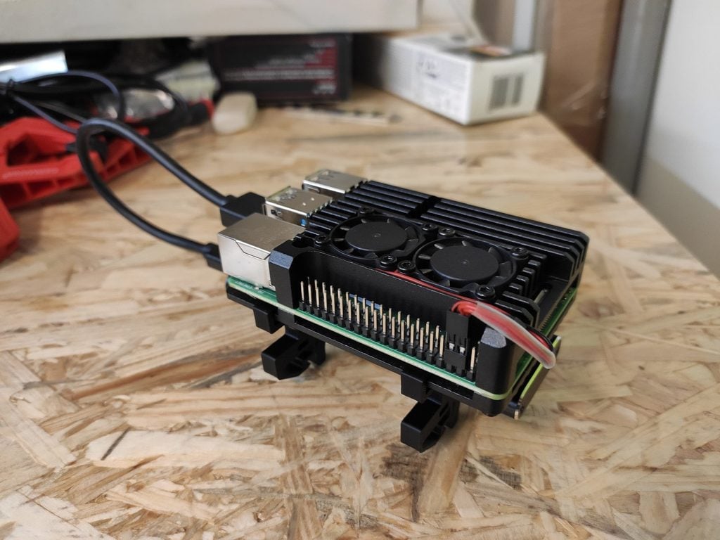 Boîtier en Armour pour Raspberry Pi 4 avec montage sur rail DIN