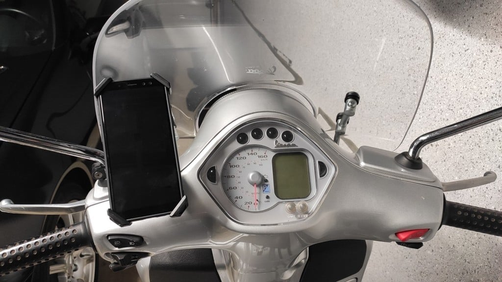 Adaptateur de support de téléphone pour Vespa GTS