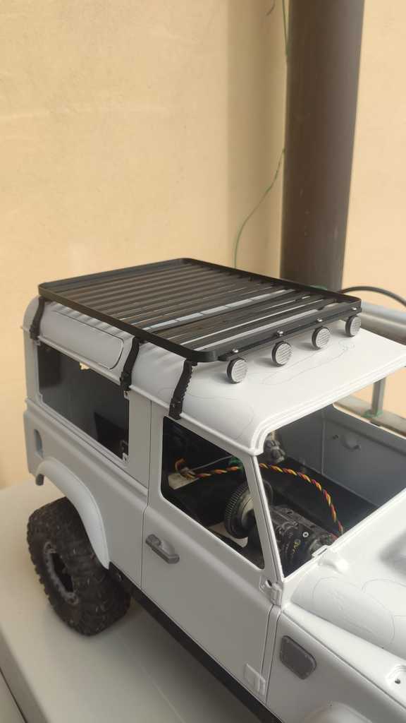 Supports en L réalistes pour barres de toit sur RC4WD Land Rover Defender D90