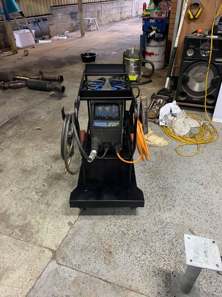 Support de câble pour chariot de soudage