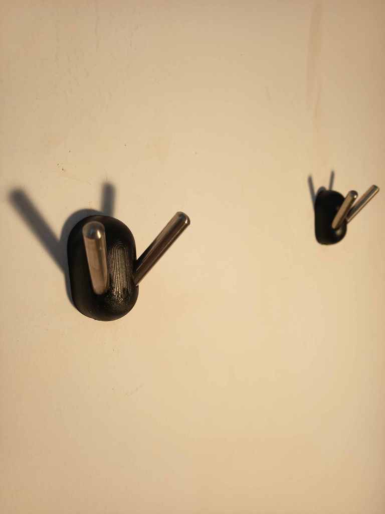 Porte-manteau mural robuste avec barre de 8 mm