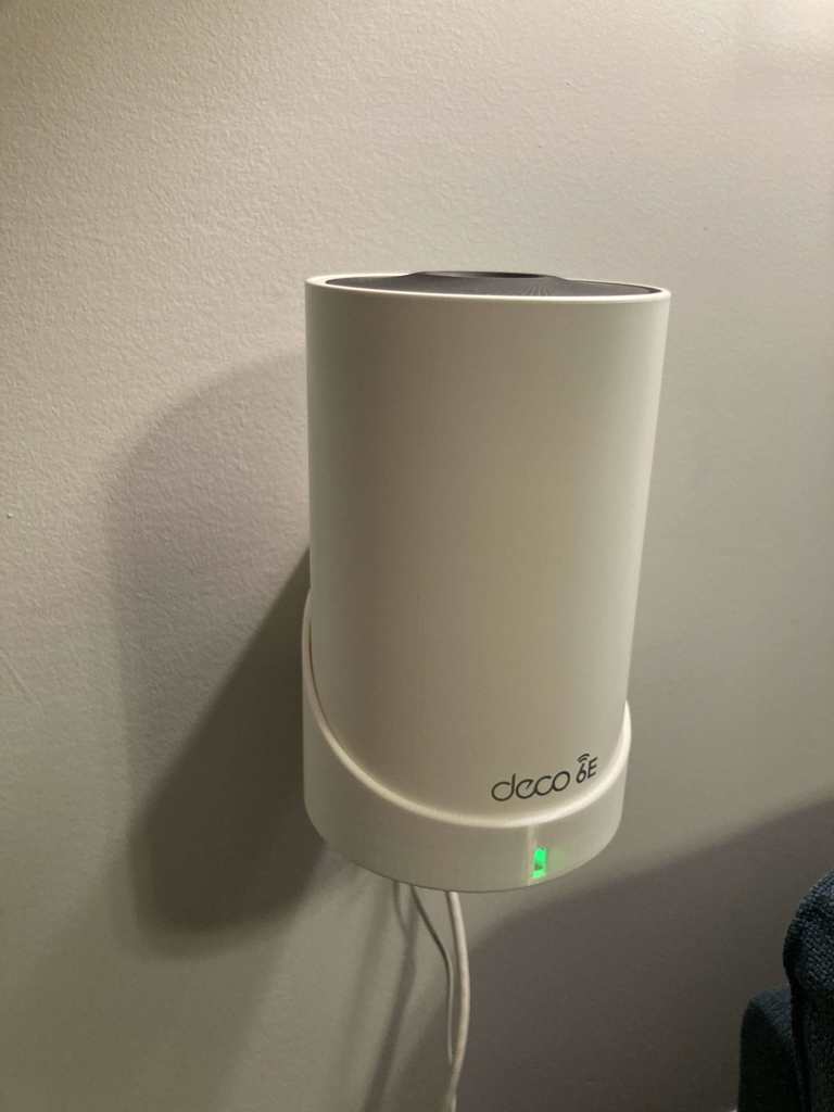 Support mural pour les systèmes Wi-Fi TP-Link Deco AXE5300, AXE5400 et XE75