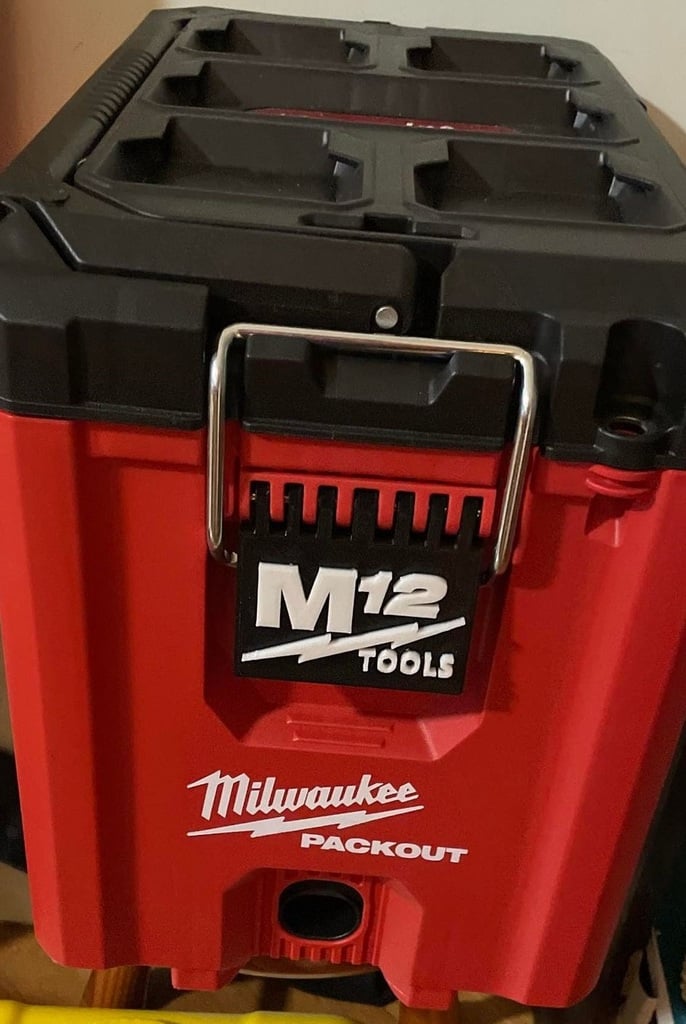 Serrure Milwaukee Packout avec logo M12 pour boîte à outils compacte