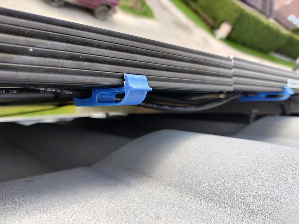 Clip de gestion de câbles pour panneaux solaires