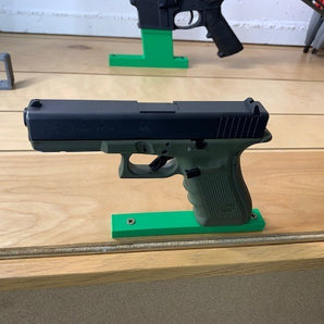 Montage mural Glock 17 avec mécanisme de verrouillage