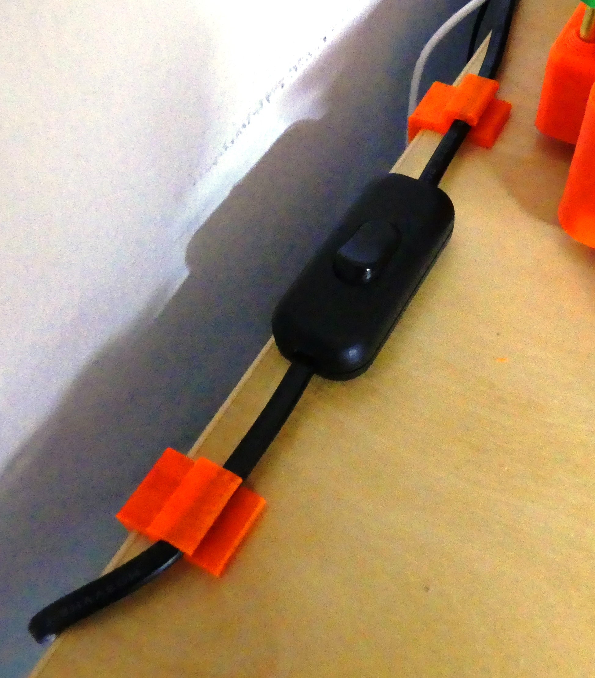 Support de câble pour bureau IKEA