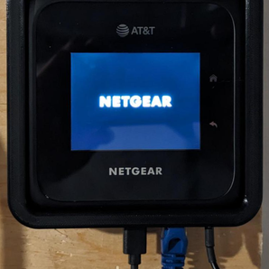 Netgear Nighthawk M6 Pro Montage murale