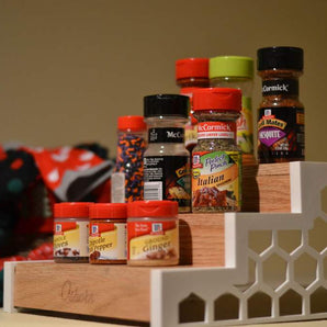 Étagère à épices fonctionnelle pour une cuisine organisée