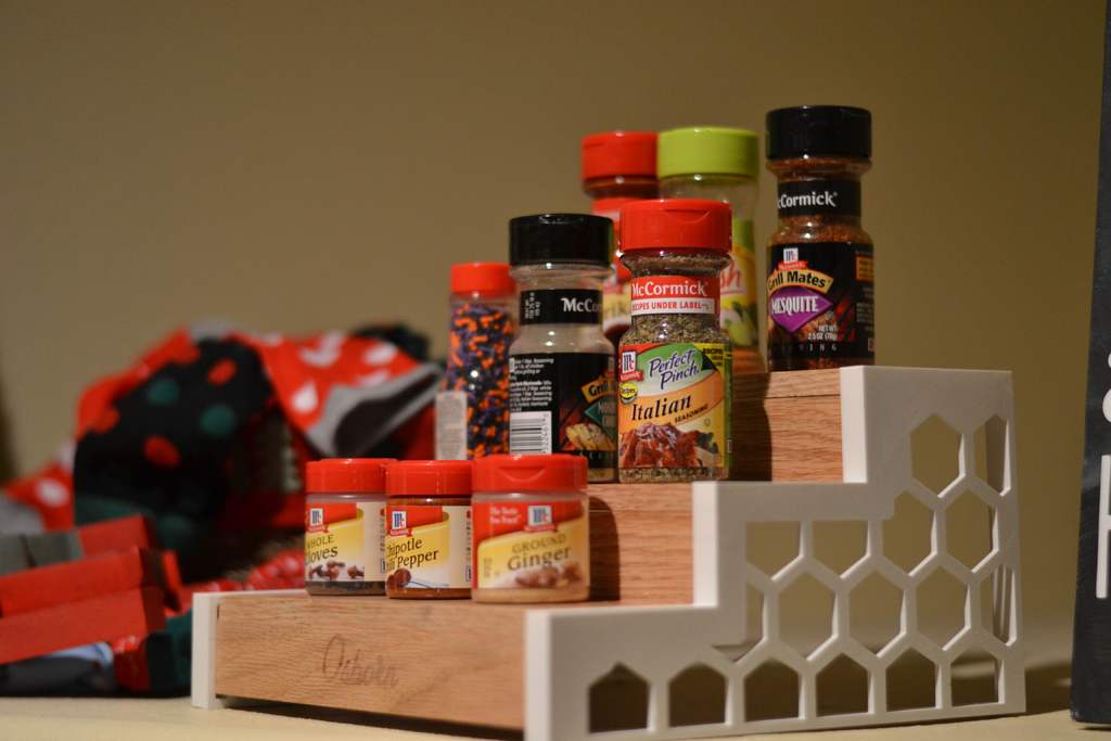 Étagère à épices fonctionnelle pour une cuisine organisée