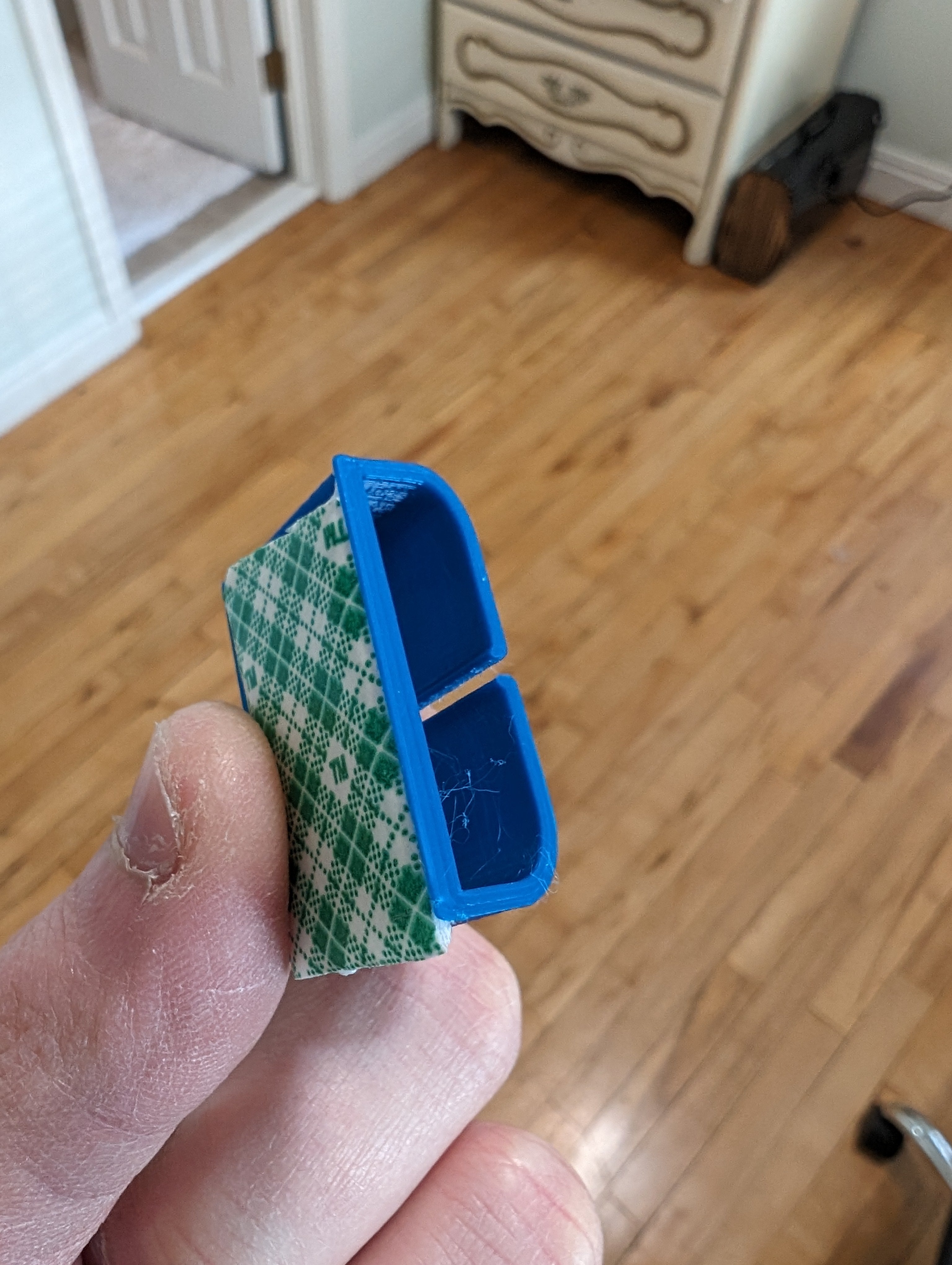 Clips de gestion des câbles efficaces pour sous le bureau