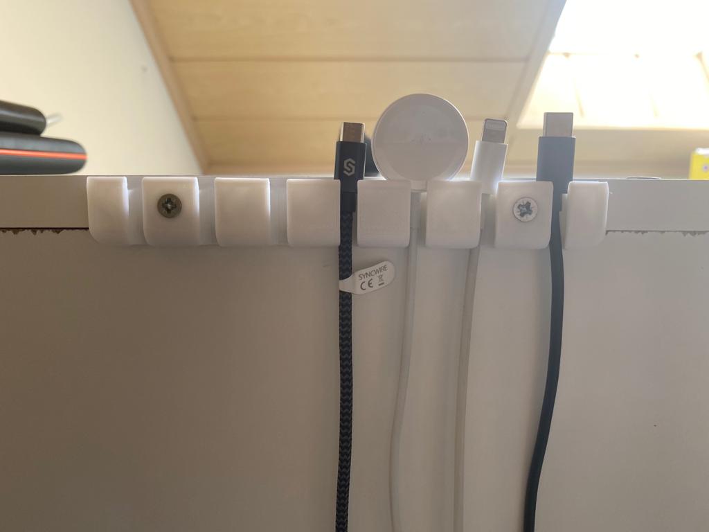 Porte-câble et organisateur de câbles USB