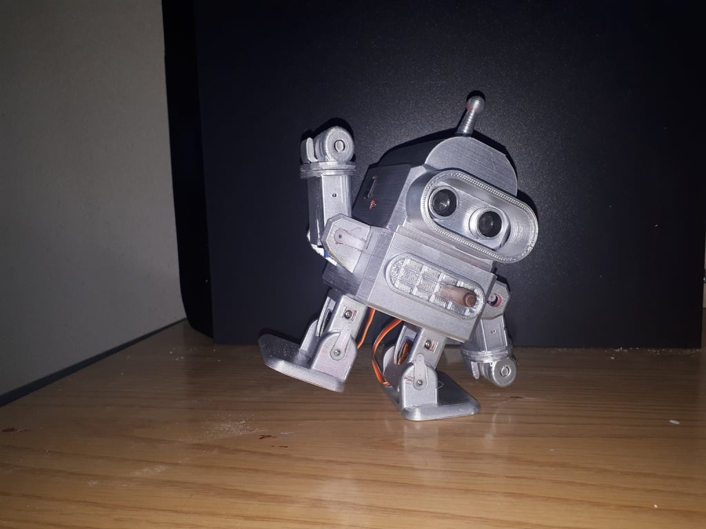 « Robot Otto Bender avec bras » par Redxvb