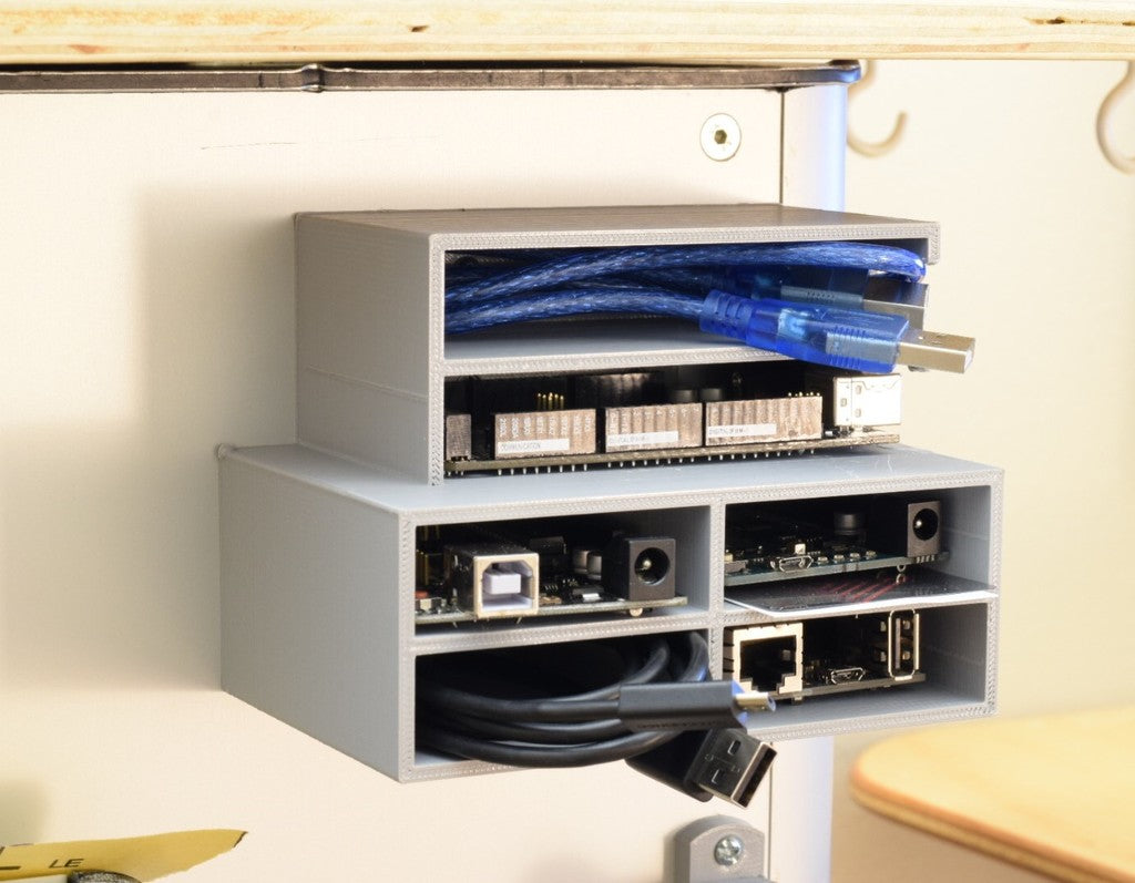 Organisateur Arduino montable au mur et gestion des câbles