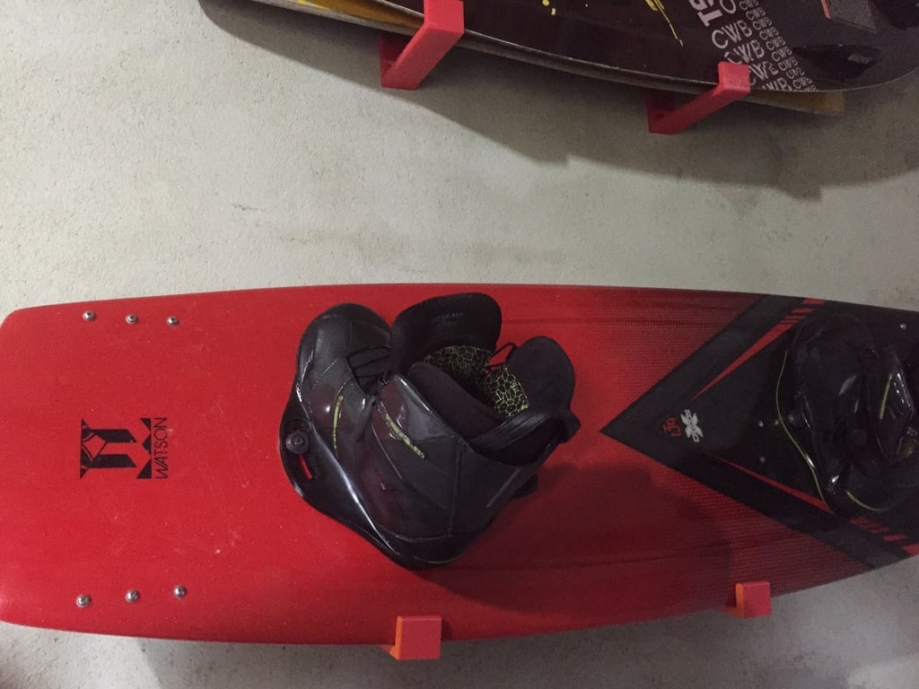 Support mural universel pour Wakeboard, Kiteboard, Wakesurf, Skate, Snowboard