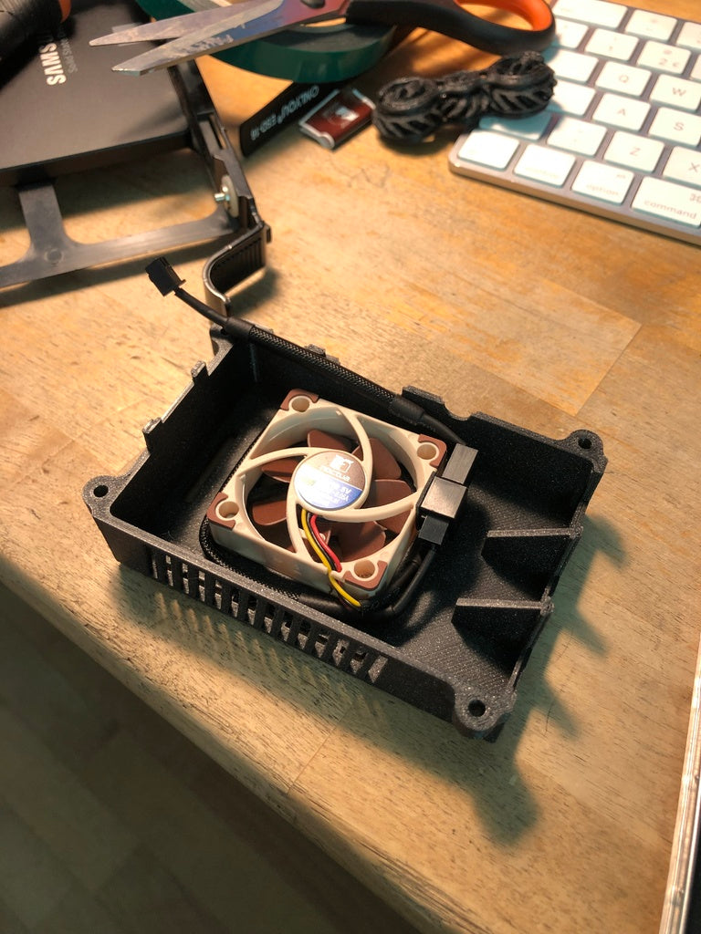 Raspberry Pi 3 - Boîtier avec ventilateur sur le dessus