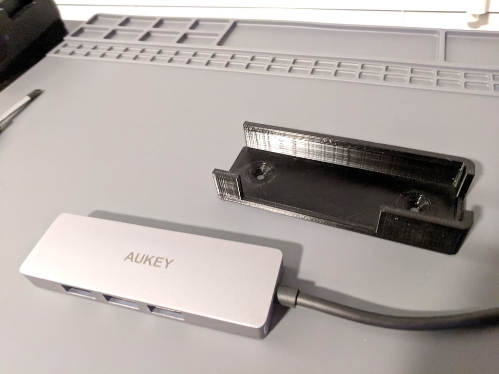 Support de hub USB Aukey CB-H36 pour bureau