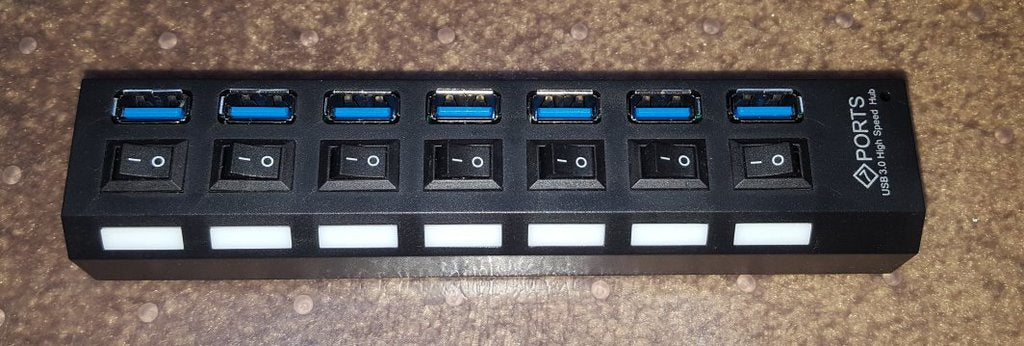 Support de hub USB 7 ports avec guide-fil