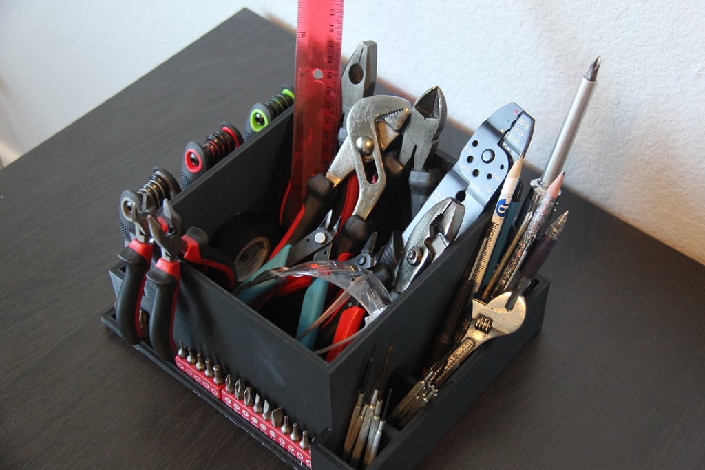 Organisateur d&#39;outils de bureau pour outils et petites pièces